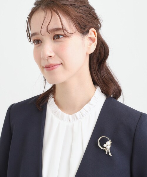 SHOO・LA・RUE（シューラルー）の「【セレモニー】ブローチ（ブローチ/コサージュ・レディース・ゴールド系/シルバー系/ゴールド系2/シルバー系3/ゴールド系3/ゴールド系1/シルバー系2/シルバー系1・00）」の9枚目の写真