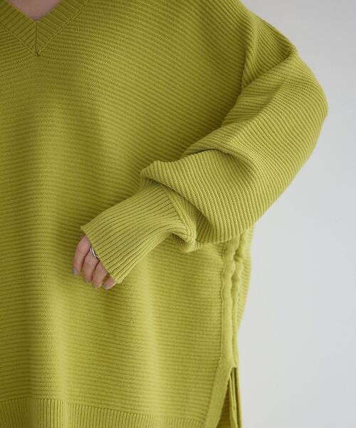 Editt by YECCA VECCA(エディットバイイェッカヴェッカ)の「Vネックドロストデザインニット(ニット/セーター・レディース・グリーン系その他3/ブラック/ライトベージュ・FREE)」の12枚目の写真