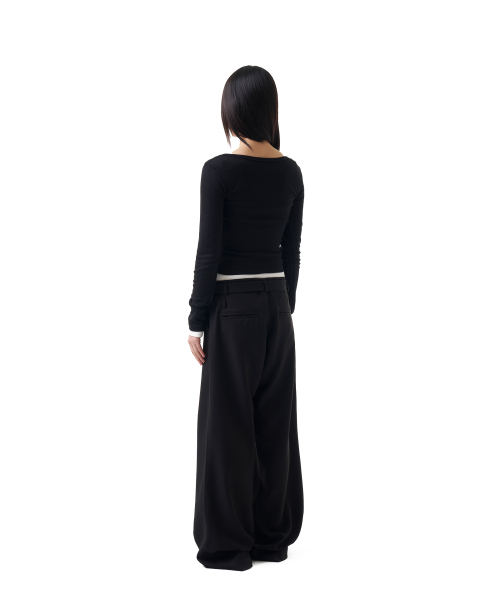 IUGAMAKARAS(イウガマカラス)の「U-Neck Fitted Top (Black)(Tシャツ/カットソー・レディース・その他・FREE)」の6枚目の写真