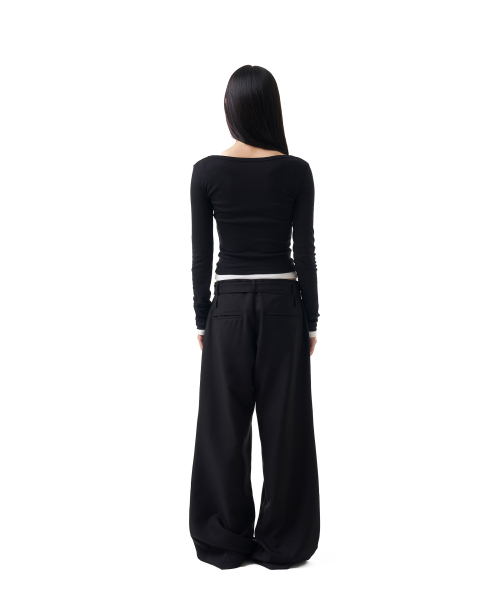 IUGAMAKARAS(イウガマカラス)の「U-Neck Fitted Top (Black)(Tシャツ/カットソー・レディース・その他・FREE)」の7枚目の写真