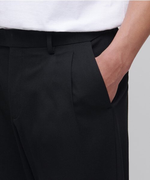 MUSINSA STANDARD（ムシンサスタンダード）の「ワイドヒドゥンバンディングクロップドスラックス[ブラック]（スラックス・メンズ・その他・26/27/28/29/31/33/38/42/36/34/32/30/40）」の18枚目の写真