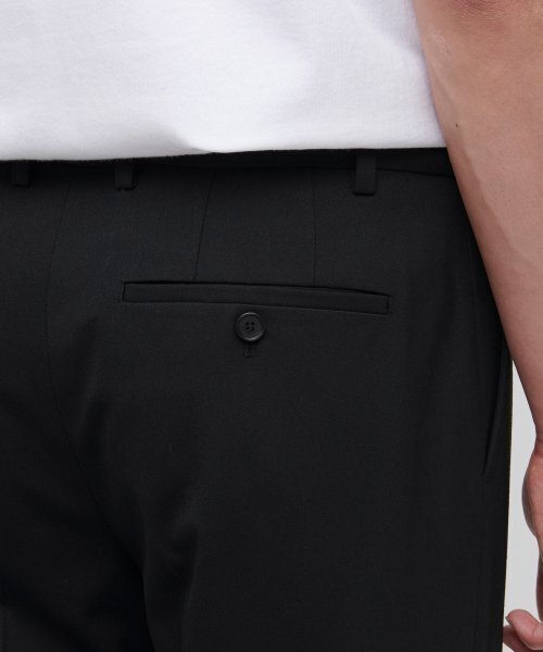 MUSINSA STANDARD（ムシンサスタンダード）の「ワイドヒドゥンバンディングクロップドスラックス[ブラック]（スラックス・メンズ・その他・26/27/28/29/31/33/38/42/36/34/32/30/40）」の16枚目の写真