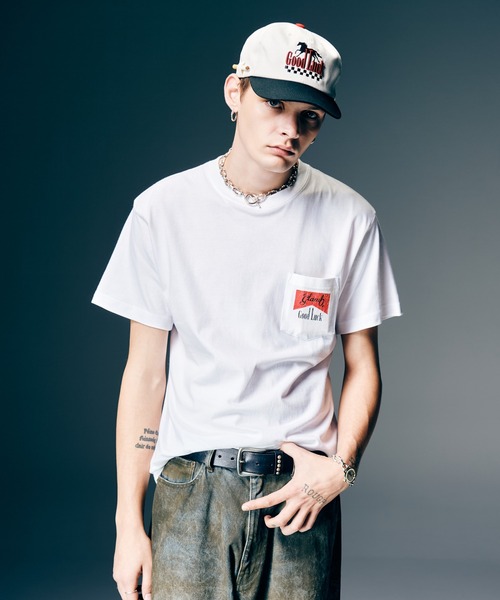 glamb(グラム)の「Good Luck T-Shirt IV / グッドラックTシャツⅣ(Tシャツ/カットソー・メンズ・ホワイト/ブラック・S/M/L)」の20枚目の写真