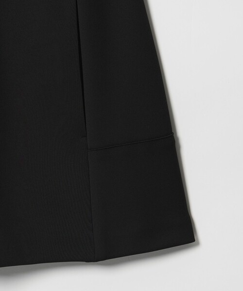 UNITED ARROWS(ユナイテッドアローズ)の「SPONGY バックフレア ベスト(ベスト・レディース・オフホワイト/ブラック/ネイビー・38/36)」の9枚目の写真