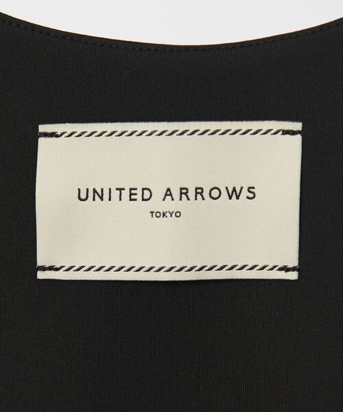 UNITED ARROWS(ユナイテッドアローズ)の「SPONGY バックフレア ベスト(ベスト・レディース・オフホワイト/ブラック/ネイビー・38/36)」の21枚目の写真