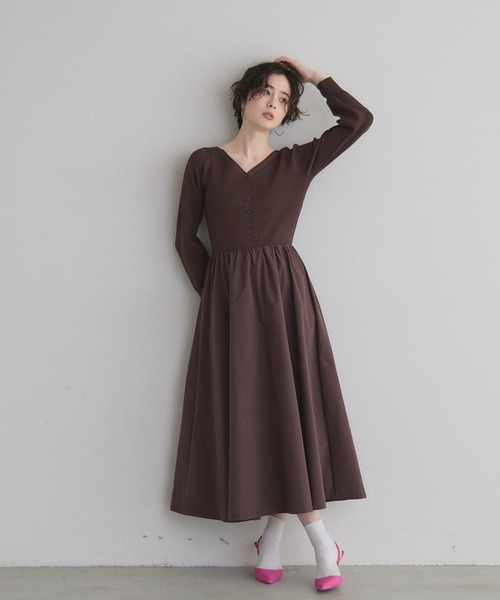 &. NOSTALGIA(アンドドットノスタルジア)の「布帛ドッキングニットワンピース(ワンピース・レディース・アイボリー/チャコールグレー/ブラウン・M)」の3枚目の写真