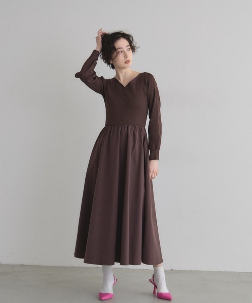&. NOSTALGIA(アンドドットノスタルジア)の「布帛ドッキングニットワンピース(ワンピース・レディース・アイボリー/チャコールグレー/ブラウン・M)」の16枚目の写真