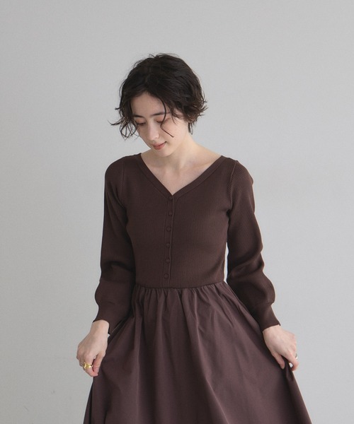 &. NOSTALGIA(アンドドットノスタルジア)の「布帛ドッキングニットワンピース(ワンピース・レディース・アイボリー/チャコールグレー/ブラウン・M)」の17枚目の写真
