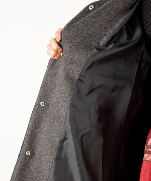 MILLION CARATS（ミリオンカラッツ）の「【軽くてあったか・こなれ映え】キルティング切り替えで細見え！抜け感Vネックが大人カジュアルにハマる上品コート（その他アウター・レディース・チャコールグレー/ブラック・FREE）」の4枚目の写真