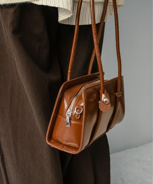 on:nue（オンニュ）の「【on:nue】[2WAY/肩紐付] レザーバゲットショルダーバッグ（ショルダーバッグ・レディース・ブラック/ブラウン/ダークブラウン/キャメル/レッド・FREE）」の10枚目の写真