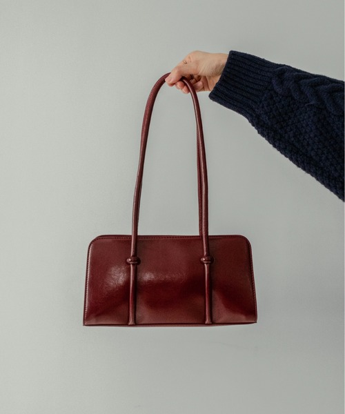 on:nue（オンニュ）の「【on:nue】[2WAY/肩紐付] レザーバゲットショルダーバッグ（ショルダーバッグ・レディース・ブラック/ブラウン/ダークブラウン/キャメル/レッド・FREE）」の17枚目の写真