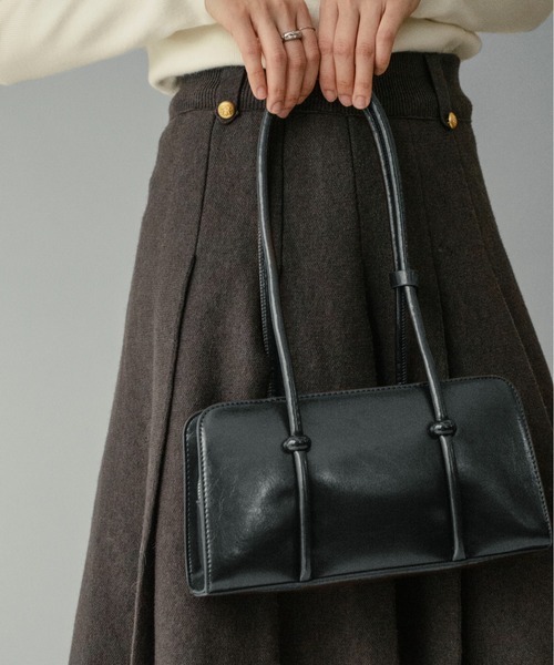 on:nue（オンニュ）の「【on:nue】[2WAY/肩紐付] レザーバゲットショルダーバッグ（ショルダーバッグ・レディース・ブラック/ブラウン/ダークブラウン/キャメル/レッド・FREE）」の13枚目の写真