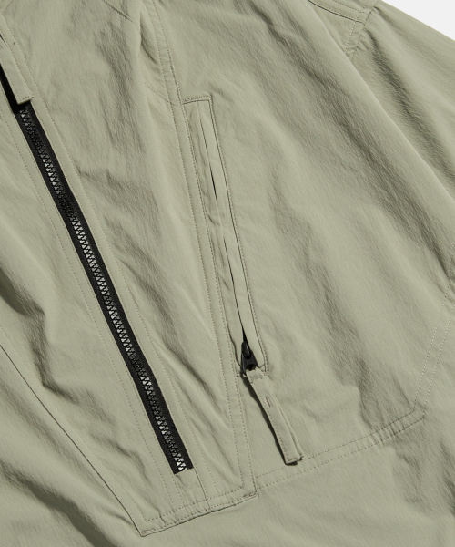 ESPIONAGE(エスピオナジ)の「PCU Level 4 Pullover Jacket Stone Grey(ナイロンジャケット・レディース・その他・MEDIUM/LARGE/X-LARGE)」の6枚目の写真