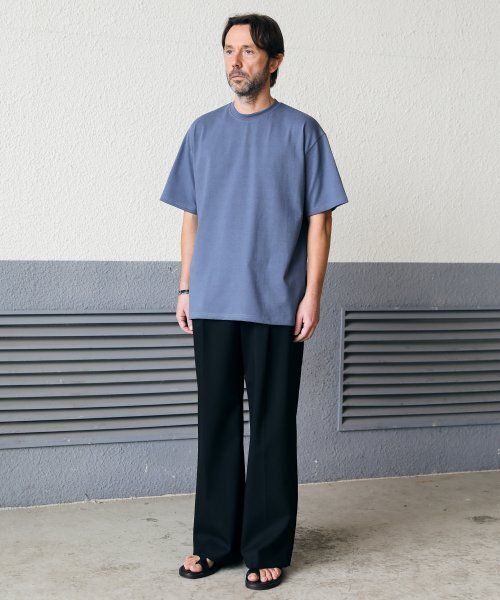 ESN(イーエスエヌ)の「プレミアムシングルセミオーバーフィットTシャツブルー(Tシャツ/カットソー・メンズ・その他・XX-LARGE/LARGE/MEDIUM/X-LARGE)」の2枚目の写真