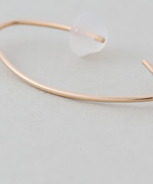 SLOBE IENA(スローブイエナ)の「SLOBE マーキピアスS K10(ピアス(両耳用)・レディース・ゴールド・FREE)」の5枚目の写真