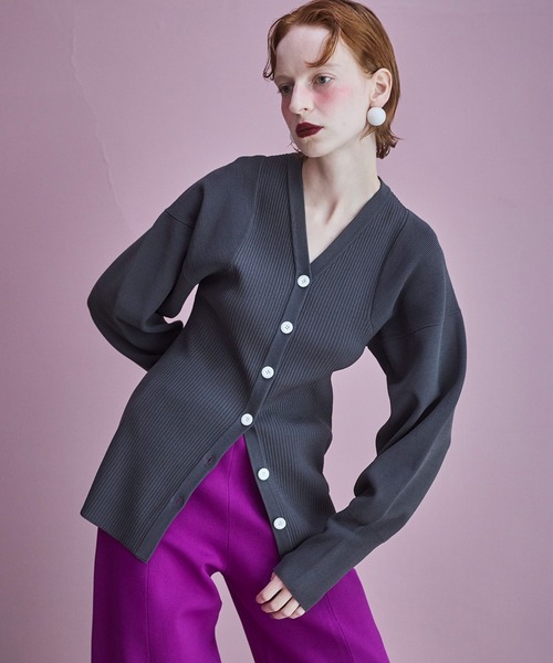 OMMO（オーエムエムオー）の「SQUARESLEEVE V NECK KT CD（カーディガン/ボレロ・レディース・ブルー/グレー/ブラック/グリーン・F）」の3枚目の写真