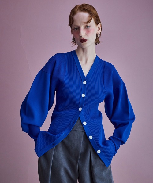 OMMO（オーエムエムオー）の「SQUARESLEEVE V NECK KT CD（カーディガン/ボレロ・レディース・ブルー/グレー/ブラック/グリーン・F）」の4枚目の写真