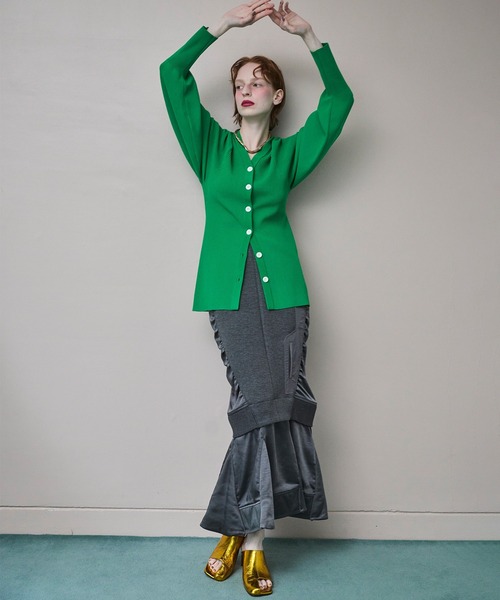 OMMO（オーエムエムオー）の「SQUARESLEEVE V NECK KT CD（カーディガン/ボレロ・レディース・ブルー/グレー/ブラック/グリーン・F）」の9枚目の写真