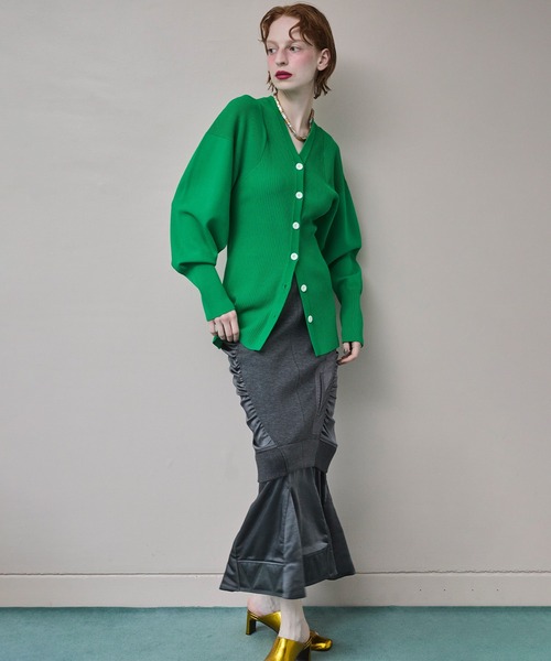 OMMO（オーエムエムオー）の「SQUARESLEEVE V NECK KT CD（カーディガン/ボレロ・レディース・ブルー/グレー/ブラック/グリーン・F）」の10枚目の写真