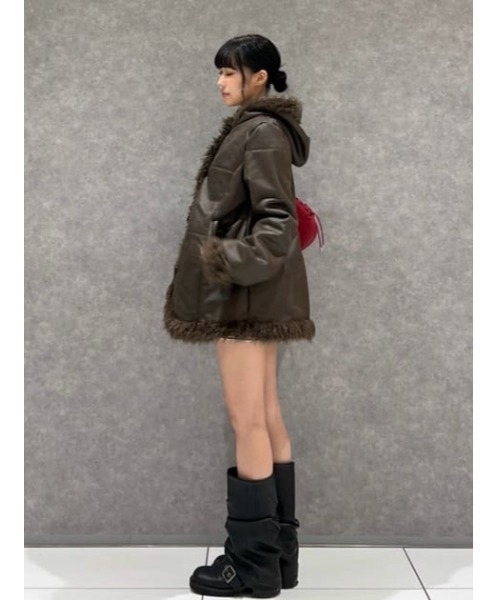 LAGUA GEM(ラグアジェム)の「VINTAGE FAUX FUR MIDDLE ムートン(ムートンコート・レディース・アイボリー/ブラウン・FREE)」の22枚目の写真