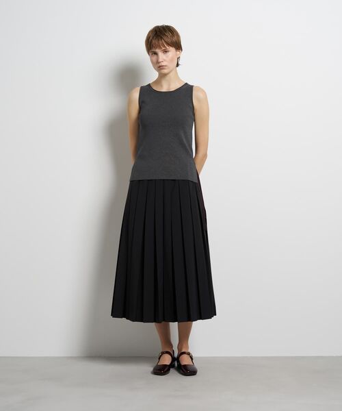 LANVIN en Bleu（ランバンオンブルー）の「ラメノースリーブニット（ニット/セーター・レディース・グレー/チャコールグレー/ベージュ・38）」の8枚目の写真