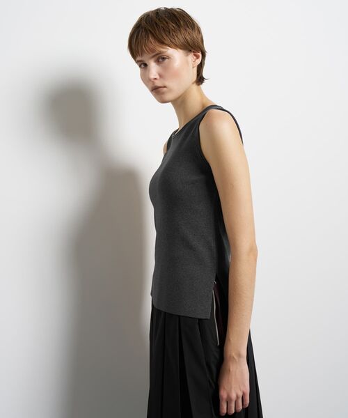 LANVIN en Bleu（ランバンオンブルー）の「ラメノースリーブニット（ニット/セーター・レディース・グレー/チャコールグレー/ベージュ・38）」の12枚目の写真