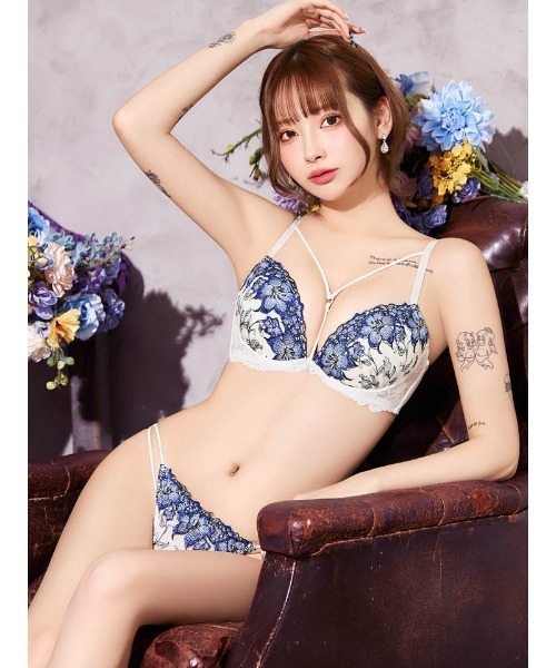 育乳ブラ Lサイズ ブラック他 4点セット クーポンで最大半額!!1,640円】ブラジャー 下着 大きいサイズ 補正