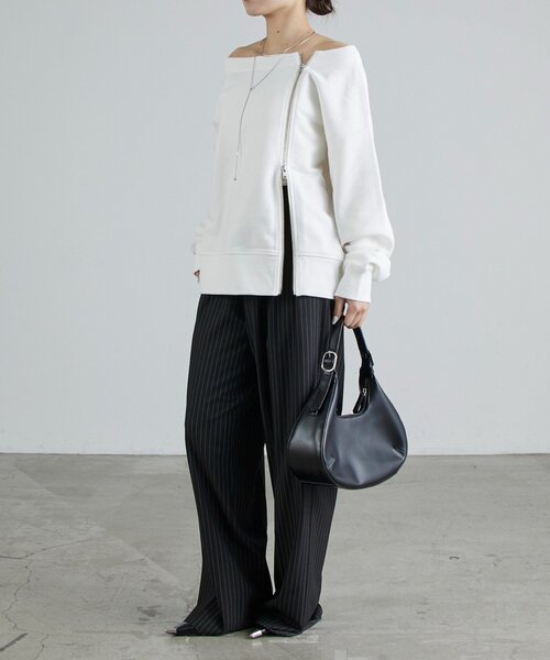 Lui's（ルイス）の「前ファスナーオフショルダースウェット（Tシャツ/カットソー・レディース・ブラック/オフホワイト・FREE）」の21枚目の写真