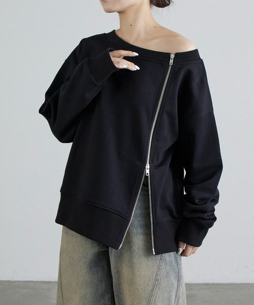 Lui's（ルイス）の「前ファスナーオフショルダースウェット（Tシャツ/カットソー・レディース・ブラック/オフホワイト・FREE）」の4枚目の写真