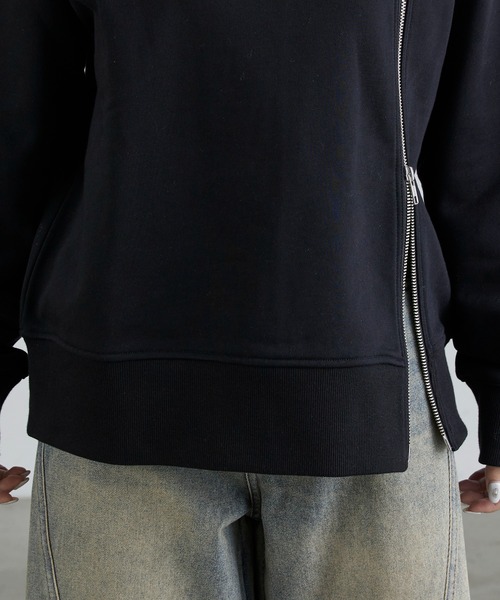 Lui's（ルイス）の「前ファスナーオフショルダースウェット（Tシャツ/カットソー・レディース・ブラック/オフホワイト・FREE）」の13枚目の写真