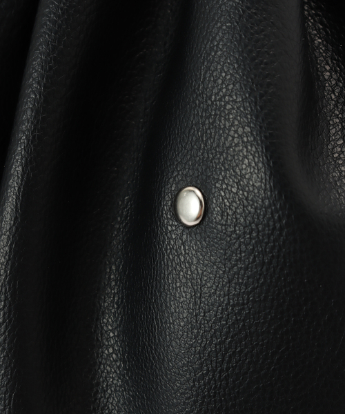 B.C STOCK（ベーセーストック）の「ランダムスタッズ巾着バッグ（ショルダーバッグ・レディース・ブラック/カーキ・FREE）」の15枚目の写真