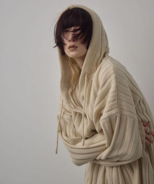 kivi（キヴィ）の「フードリブニット（ニット/セーター・レディース・ダークグレー/ブラック/ナチュラル・FREE）」の10枚目の写真