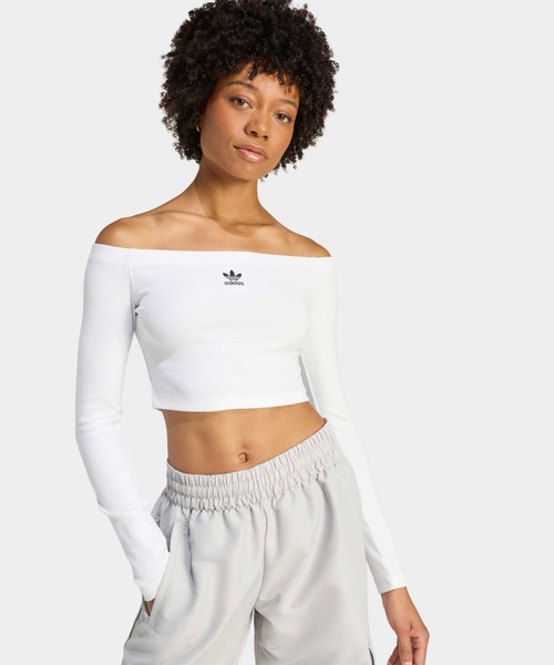 adidas(アディダス)の「adidas/アディダス ESSENTIALS RIBU OFF SHOULDER リブ編み オフショルダー 秋 秋服 2026年秋冬(Tシャツ/カットソー・レディース・ブラック/ホワイト・L/M/S/XS)」の12枚目の写真