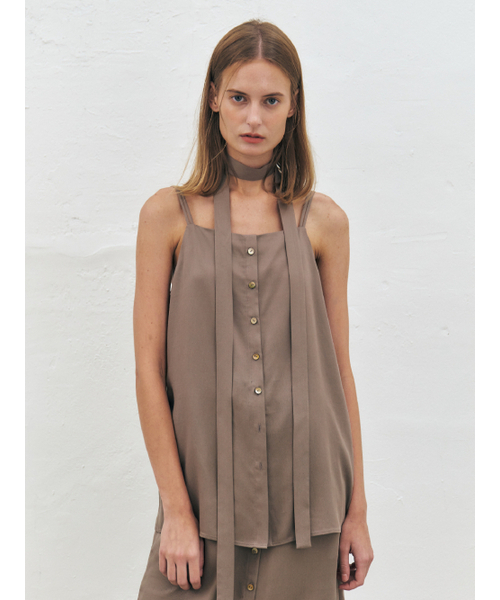 KUME(クメ)の「Tencel Twill Sleeveless Scarf Top, Dark Beige(シャツ/ブラウス・レディース・その他・SMALL/MEDIUM)」の2枚目の写真