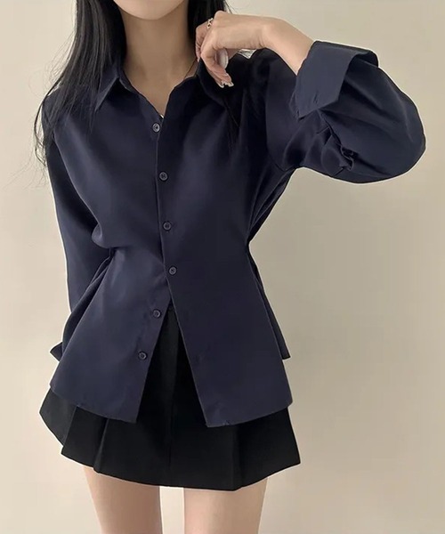 WEGO(ウィゴー)の「WEGO/【大人気】ウエストシェイプワントーンタックシャツ(シャツ/ブラウス・レディース・サックスブルー/ホワイト/ネイビー・MEDIUM/LARGE)」の3枚目の写真