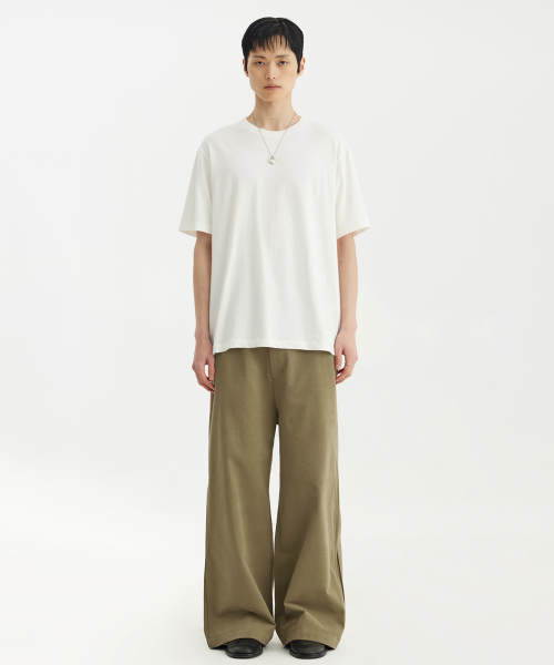 YOUTH(ユース)の「Relaxed T-Shirt - White(Tシャツ/カットソー・レディース・その他・S/M)」の1枚目の写真