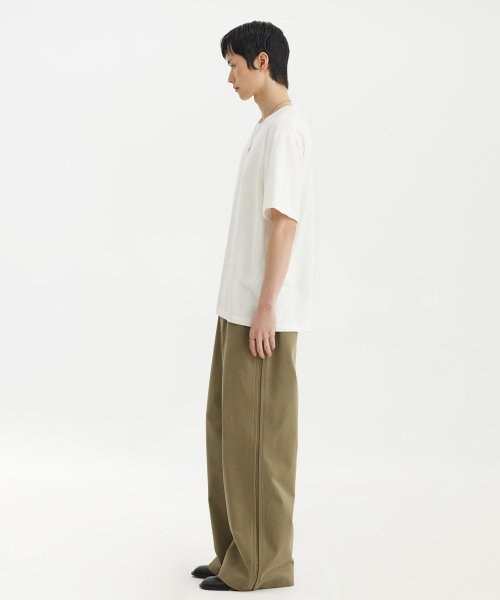 YOUTH(ユース)の「Relaxed T-Shirt - White(Tシャツ/カットソー・レディース・その他・S/M)」の3枚目の写真