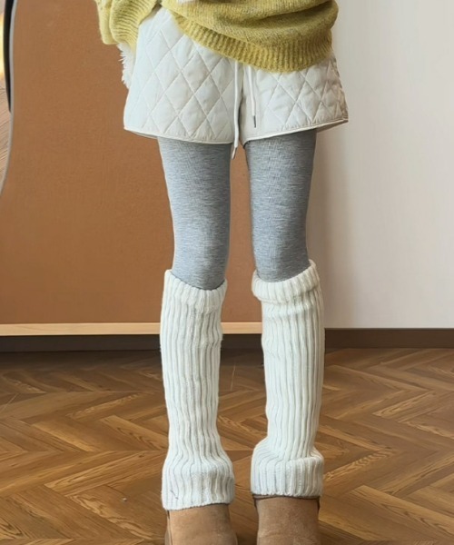gossip!ロサンゼルス(ゴシップロサンゼルス)の「4色展開【Y2Kガーリー】レトロキルティングショートパンツ(その他パンツ・レディース・ブラック/オフホワイト/グレー/ベージュ・M)」の8枚目の写真