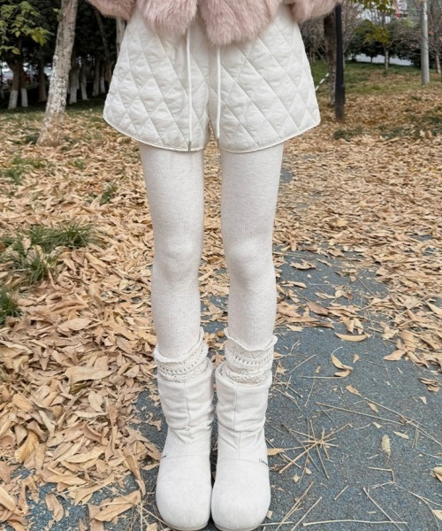 gossip!ロサンゼルス(ゴシップロサンゼルス)の「4色展開【Y2Kガーリー】レトロキルティングショートパンツ(その他パンツ・レディース・ブラック/オフホワイト/グレー/ベージュ・M)」の5枚目の写真