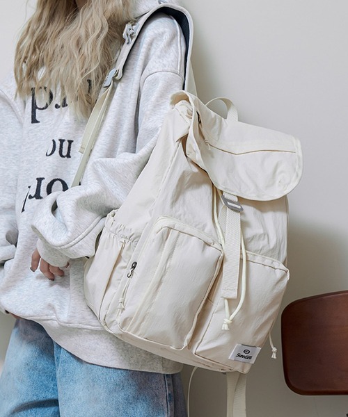 WESTSEA(ウエストシー)の「A4対応 ナイロン バックパック フラップデザイン(バックパック/リュック・メンズ・グレー/ブラック/アイボリー・FREE)」の2枚目の写真
