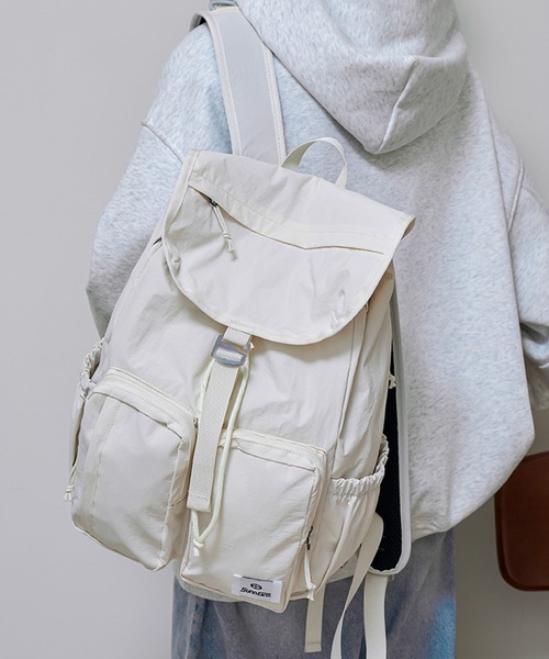 WESTSEA(ウエストシー)の「A4対応 ナイロン バックパック フラップデザイン(バックパック/リュック・メンズ・グレー/ブラック/アイボリー・FREE)」の4枚目の写真