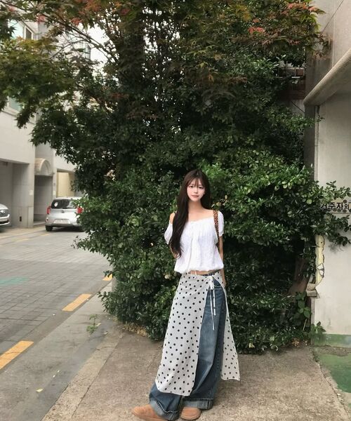 ITZAVIBE(イッザバイブ)の「WHITE DOTTED LAYERED WRAP LONG SKIRT(スカート・レディース・その他・ONE SIZE)」の2枚目の写真