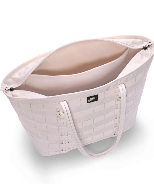 NIKE(ナイキ)の「ナイキ スポーツウェア RPM トート (26L) / Nike Sportswear RPM Tote (26L) FJ0439-104 Light Orewood Brown(トートバッグ・メンズ・ブラウン系その他・ONE SIZE)」の4枚目の写真