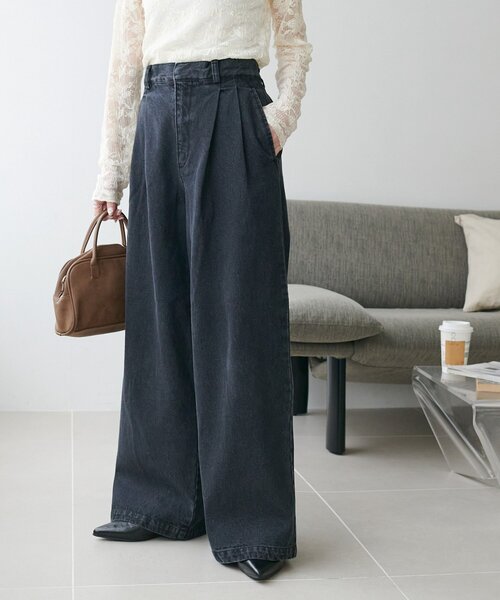 DISCOAT(ディスコート)の「ライトデニムタックワイドパンツ(デニムパンツ・レディース・ブルー/ブラック・SMALL/LARGE/MEDIUM)」の11枚目の写真