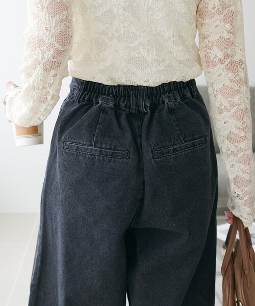 DISCOAT(ディスコート)の「ライトデニムタックワイドパンツ(デニムパンツ・レディース・ブルー/ブラック・SMALL/LARGE/MEDIUM)」の14枚目の写真