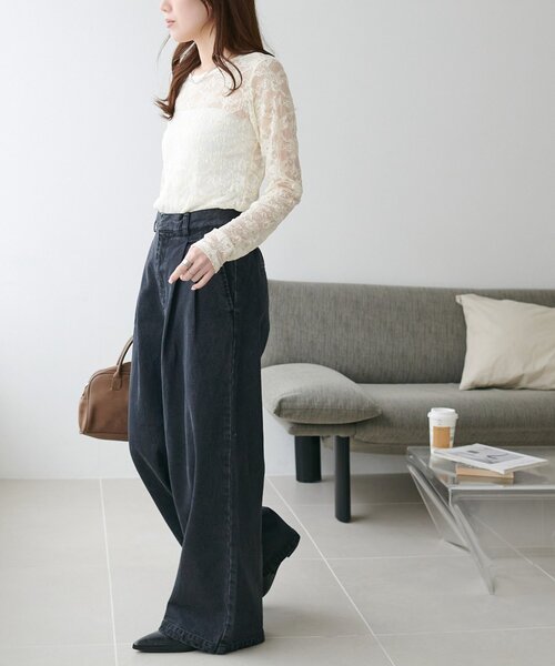 DISCOAT(ディスコート)の「ライトデニムタックワイドパンツ(デニムパンツ・レディース・ブルー/ブラック・SMALL/LARGE/MEDIUM)」の16枚目の写真