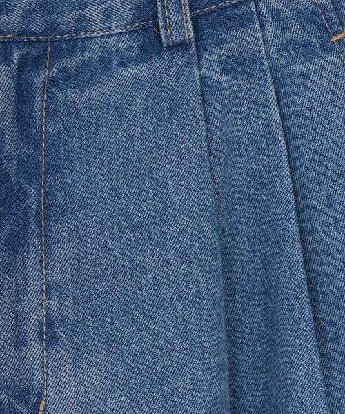 DISCOAT(ディスコート)の「ライトデニムタックワイドパンツ(デニムパンツ・レディース・ブルー/ブラック・SMALL/LARGE/MEDIUM)」の3枚目の写真