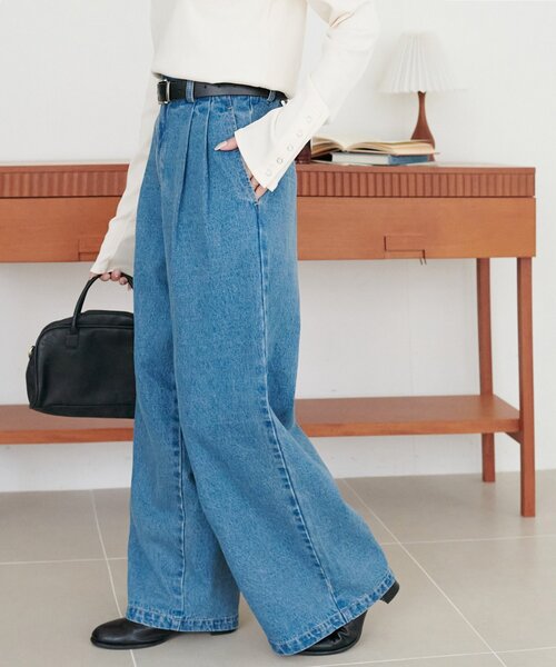 DISCOAT(ディスコート)の「ライトデニムタックワイドパンツ(デニムパンツ・レディース・ブルー/ブラック・SMALL/LARGE/MEDIUM)」の11枚目の写真