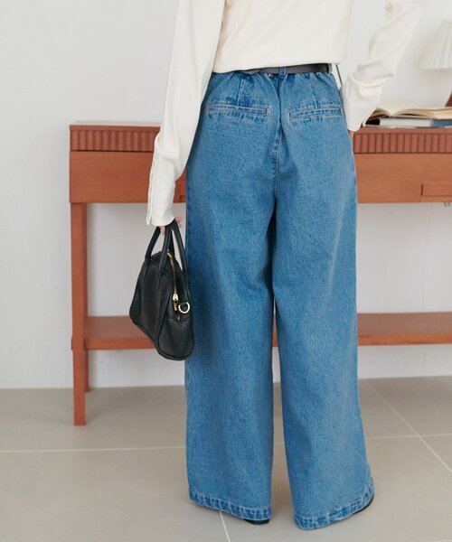 DISCOAT(ディスコート)の「ライトデニムタックワイドパンツ(デニムパンツ・レディース・ブルー/ブラック・SMALL/LARGE/MEDIUM)」の10枚目の写真
