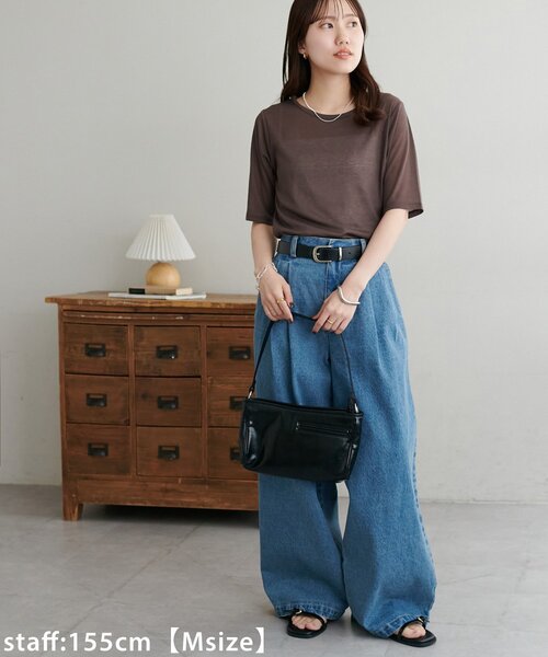 DISCOAT(ディスコート)の「ライトデニムタックワイドパンツ(デニムパンツ・レディース・ブルー/ブラック・SMALL/LARGE/MEDIUM)」の5枚目の写真